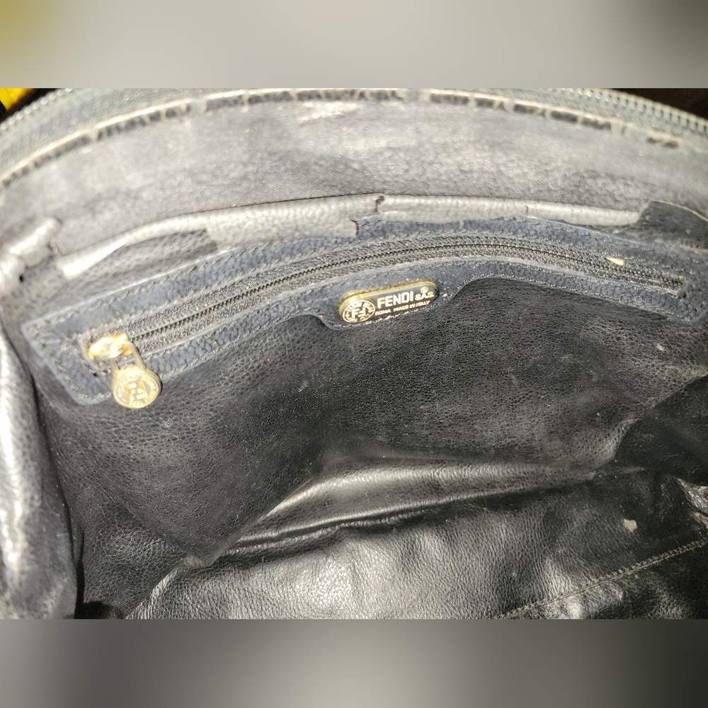 π80s Rare FENDI Bag & wallet set in black - Picture 12 of 12